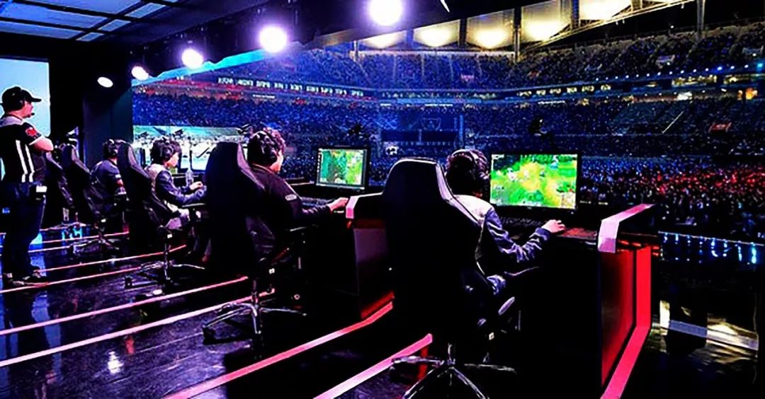 也牵动着球 也牵动着球