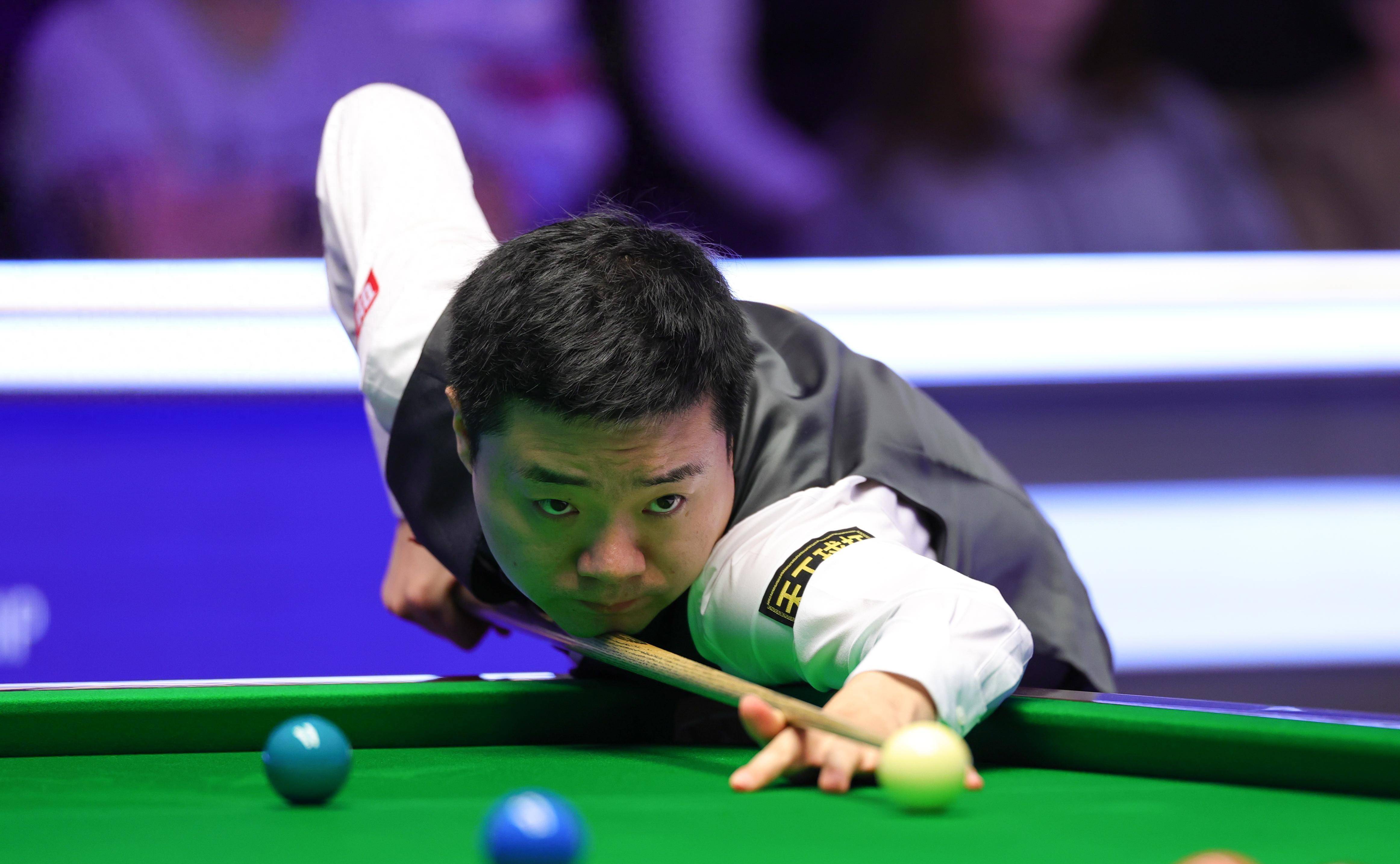 高塔在中 高塔在中